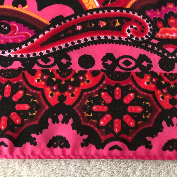 COLORFUL PRINT SCARF-RED,BLACK, GOLD, FUSHIA-NEW - Picture 5 of 5